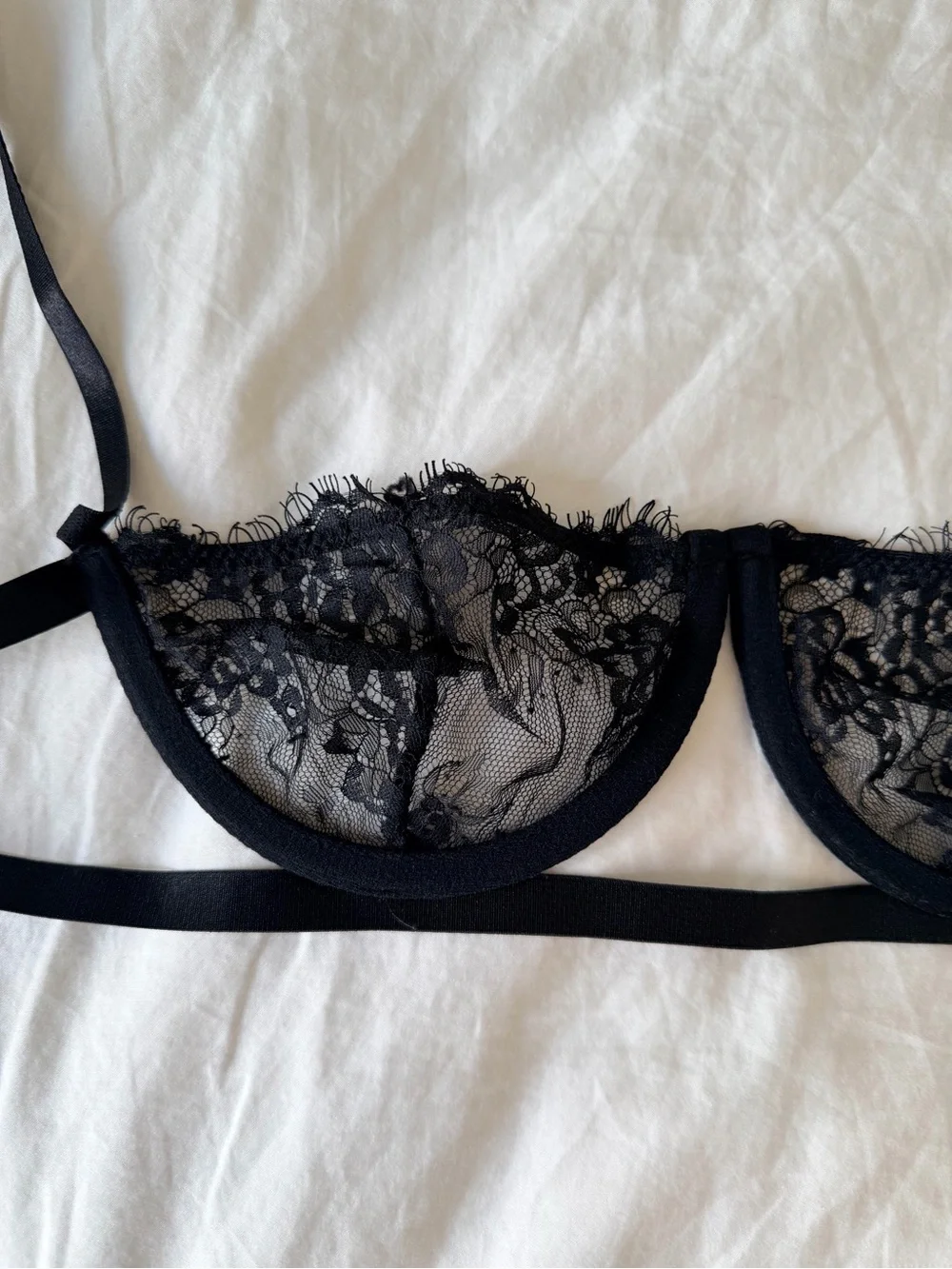 Sheer Lace Underwire Bra - Black